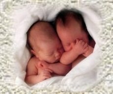 les 2 bébé( dedicassé pour laury qui kiff)